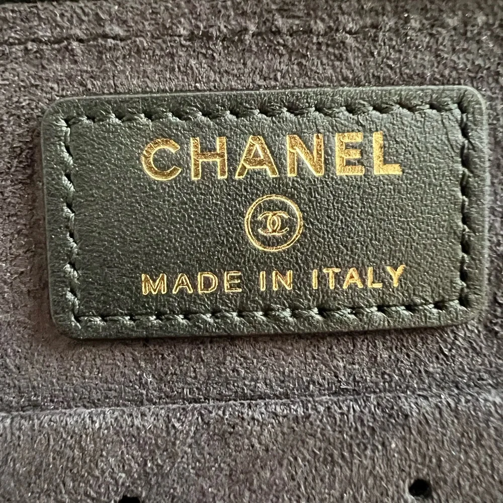 Chanel Caviar Vanity Jewelry case - Picture 10 of 11